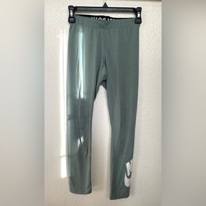 Size XS Nike “Just Do It” leggings